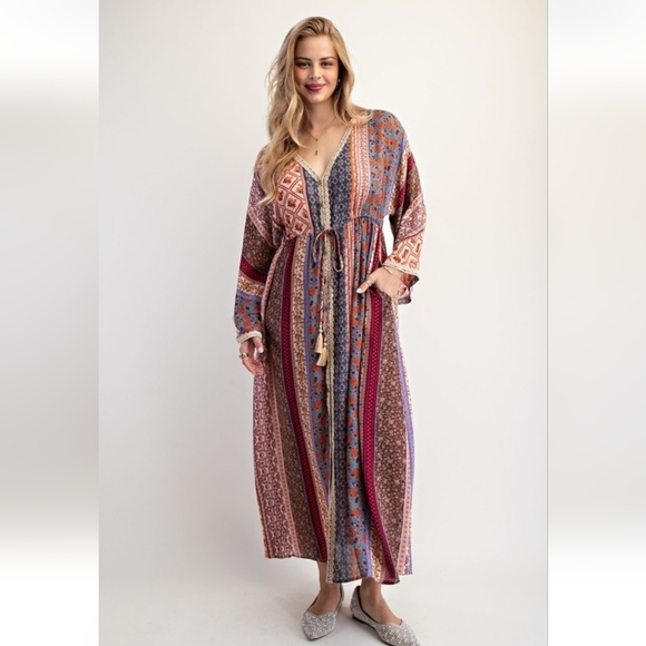 Easel Bell Sleeve Printed Maxi Duster Dress New - Picture 3 of 7